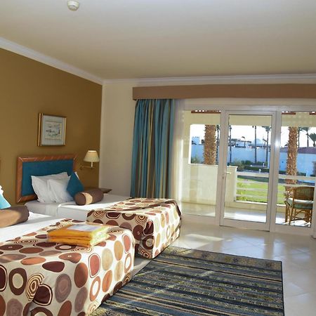 Pickalbatros Golf Beach Resort Sharm el-Sheikh Exterior photo A room at the Hilton Sharm El Sheikh